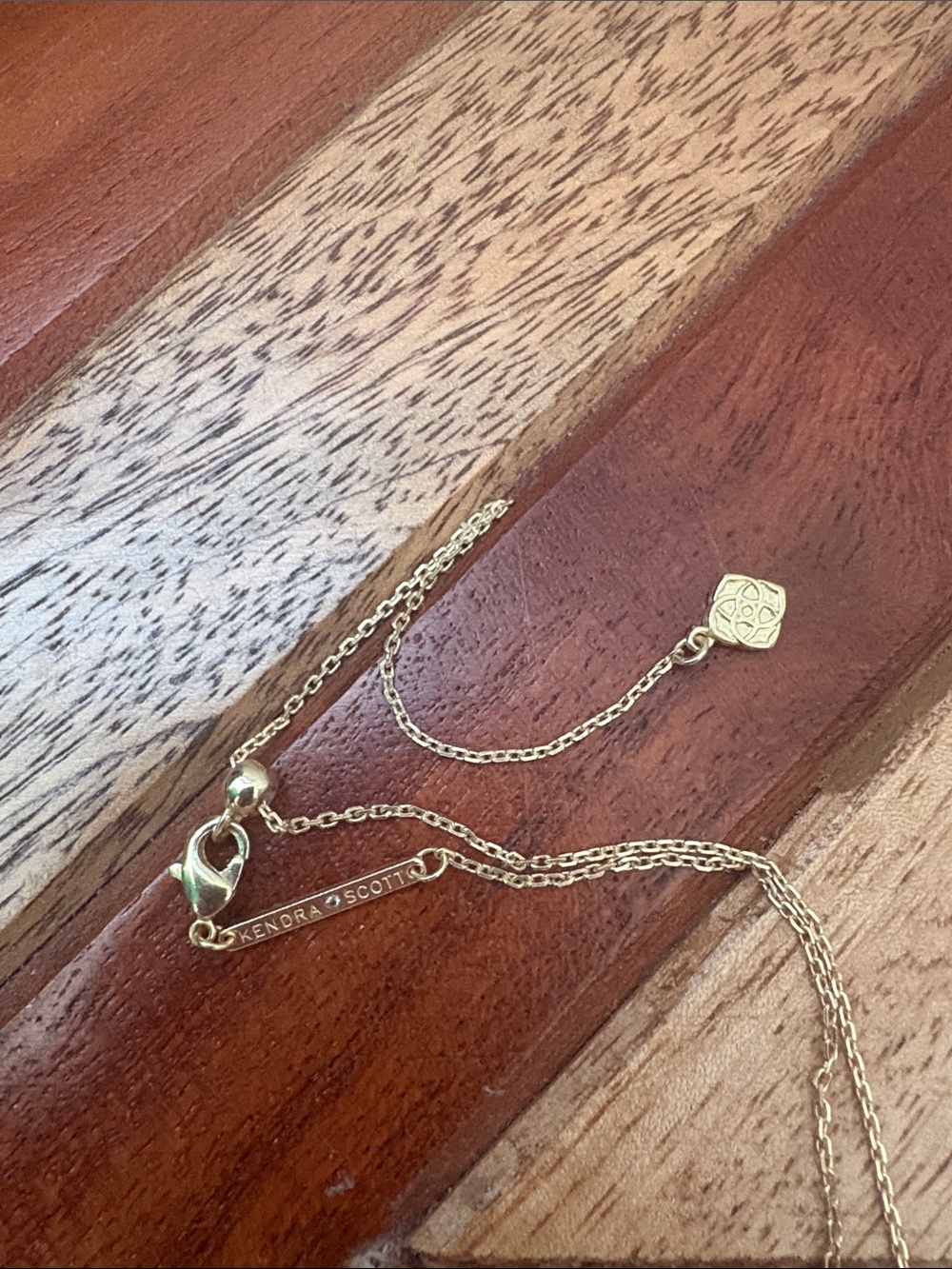 Kendra Scott necklace - Picture 3 of 3
